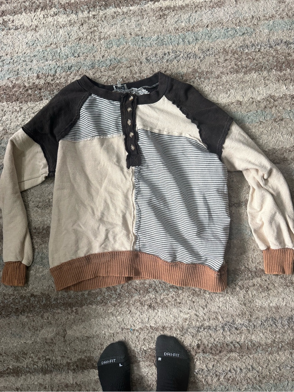 Buckle Colorblock Crewneck Sweater in Cream, Brown and Tan